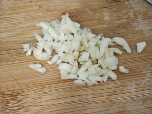 Mince the garlic cloves