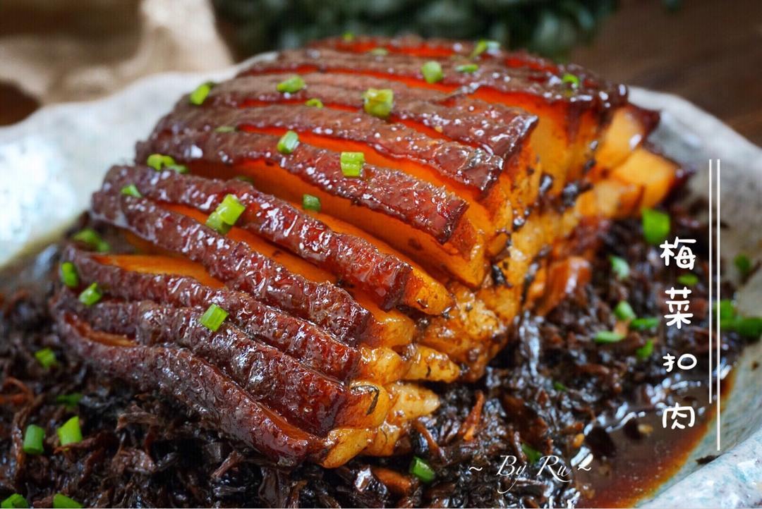 Classic mei cai kou rou - braised pork belly with preserved mustard greens, blistered skin and glossy sauce