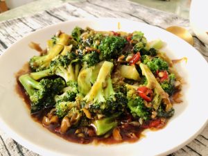 Mix the broccoli into the sauce