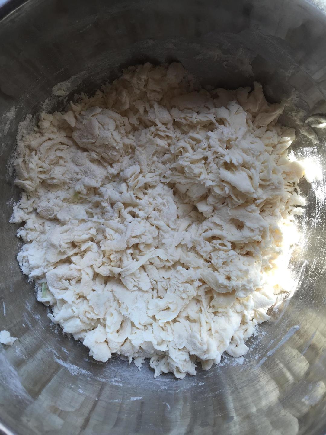 Mix the flour and water into a smooth dough and rest it