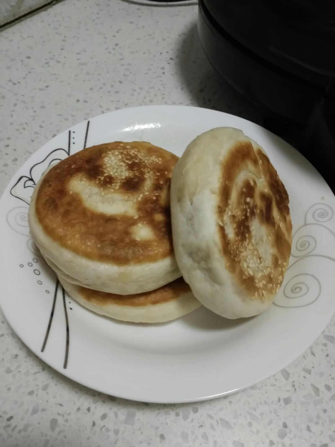 Bite into the bread and check the hollow pocket