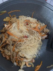 Wenling fried rice noodles step 6