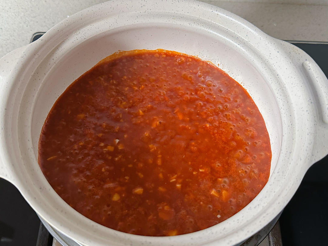 Pour the sauce into the pan and cook until sm