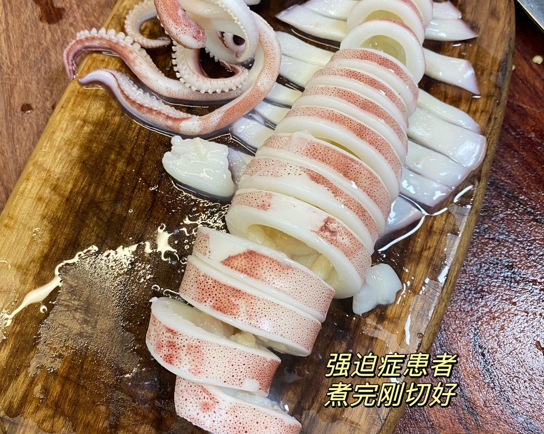 Boil the cleaned squid in ginger water for exactly two minutes