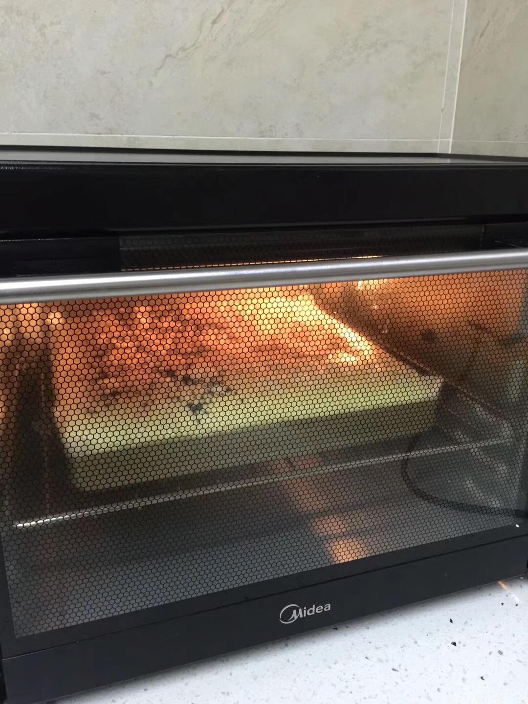 Bake at 140°C top-and-bottom, middle rack, ab