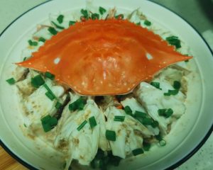 The finished steamed crab and pork cake