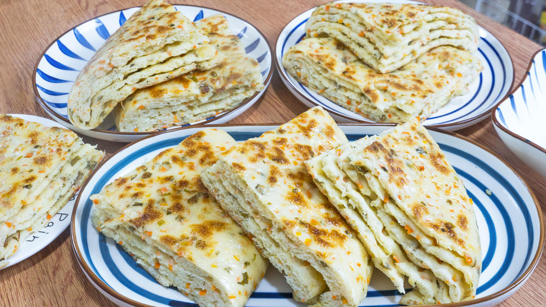 Finished thousand-layer scallion pancake