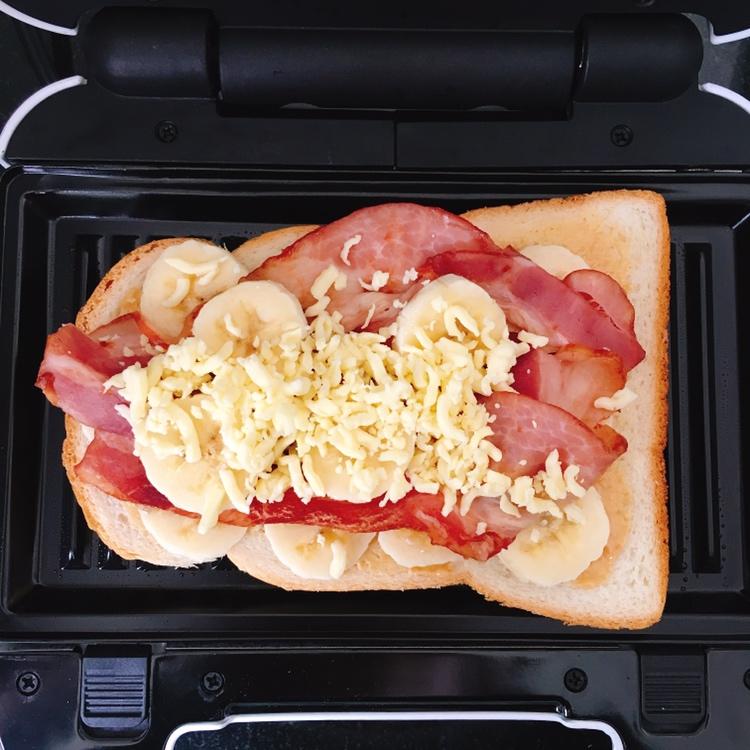 Pressing the Elvis panini in the panini press