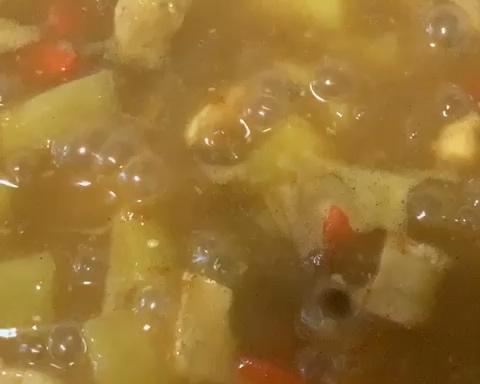 Simmering Japanese curry on low heat