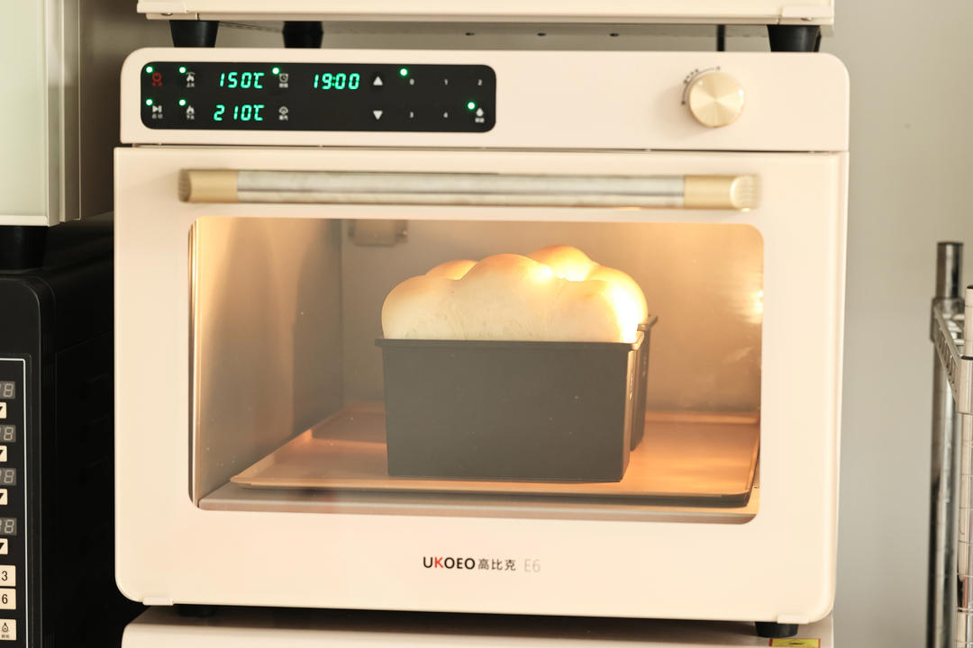 Bake in a preheated oven - a low-sugar loaf p