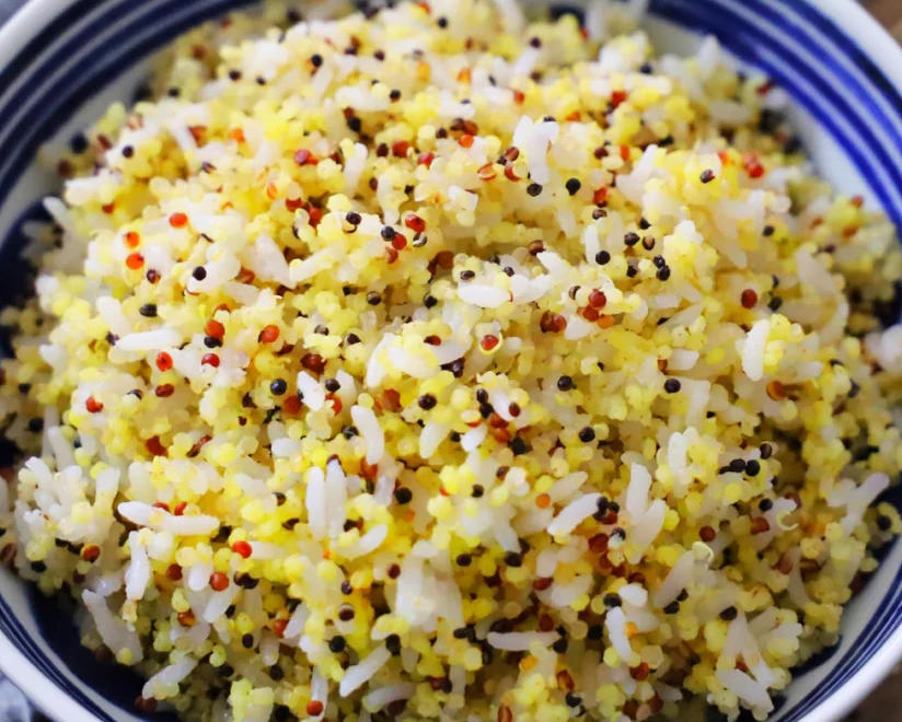 Three-color quinoa rice with white rice and millet, fluffy and ready to serve