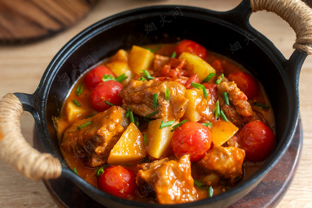 Transfer the braise to a serving pot and garnish with scallion