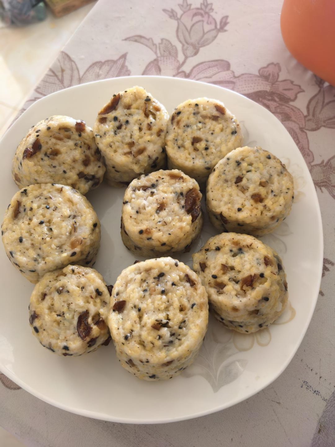 Yam millet and jujube steamed buns