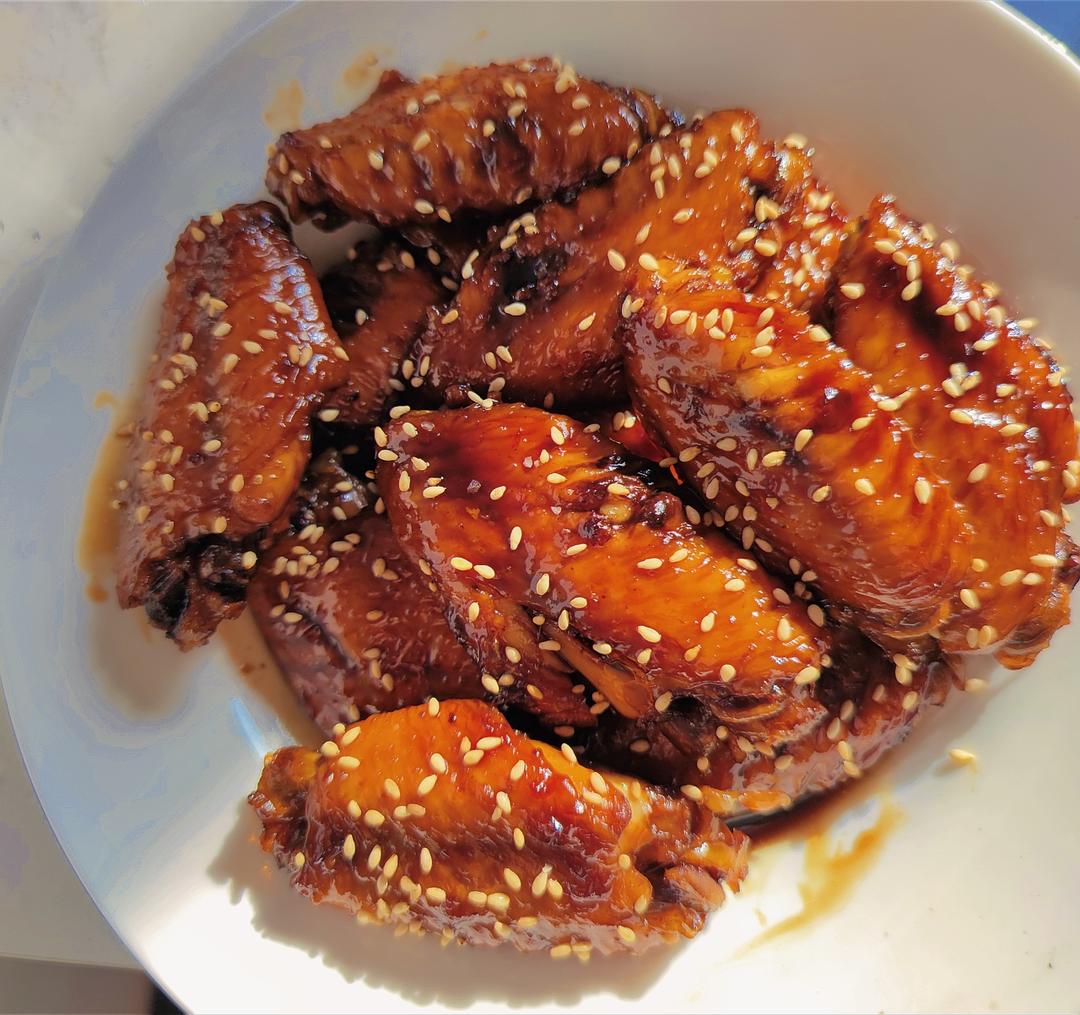Lift the wings out, plate front side up, pour
