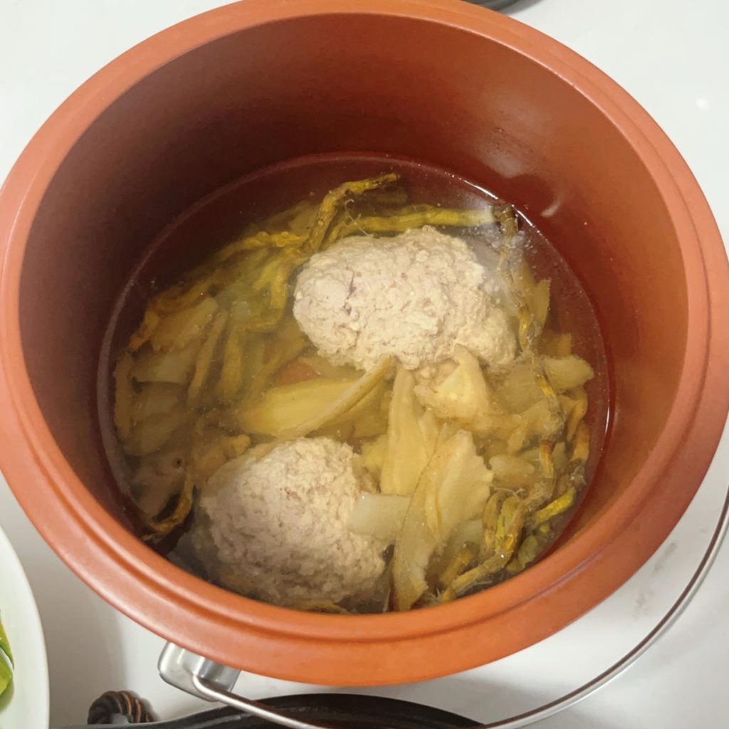 American Ginseng Dendrobium Lean Pork Soup (花旗参石斛瘦肉汤): Clear & Sweet