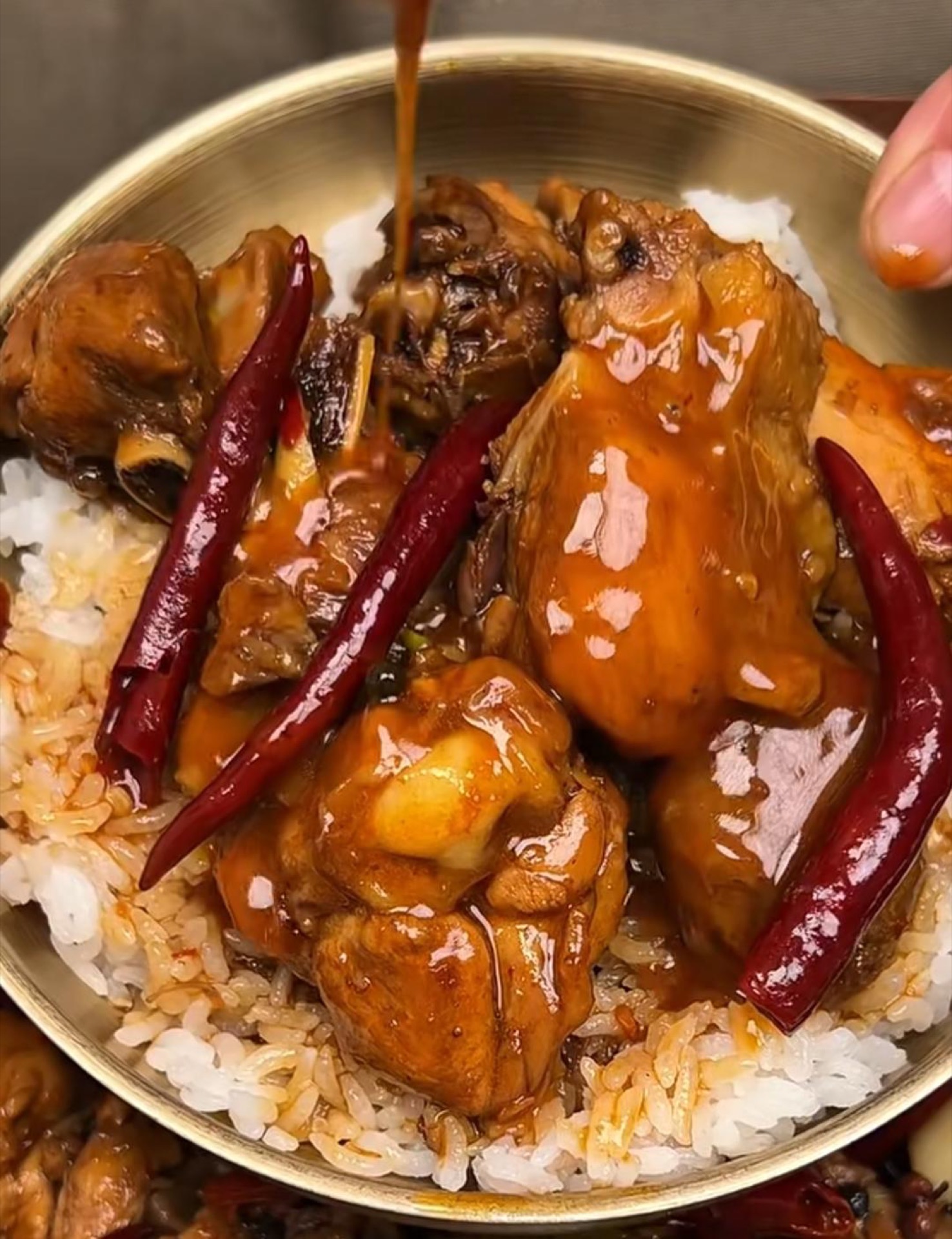 Braised spicy chicken with dried chilies and Sichuan peppercorns