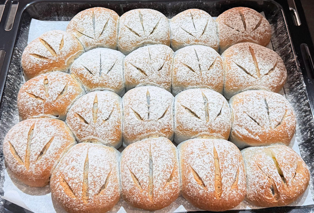 Blue butterfly pea rice bread buns with cheese filling