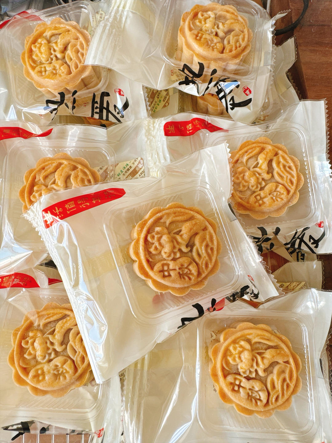 Mooncakes cooling before packaging