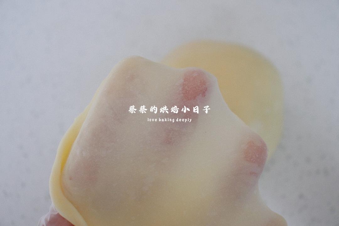 Stretching the water oil dough to check its elasticity