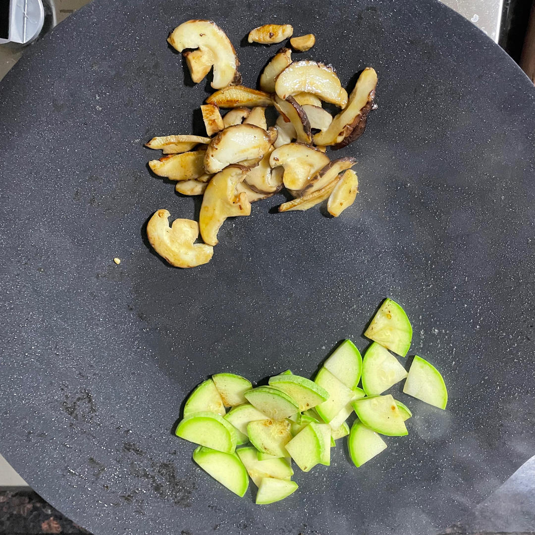 Fry the egg first and set aside (single-sided
