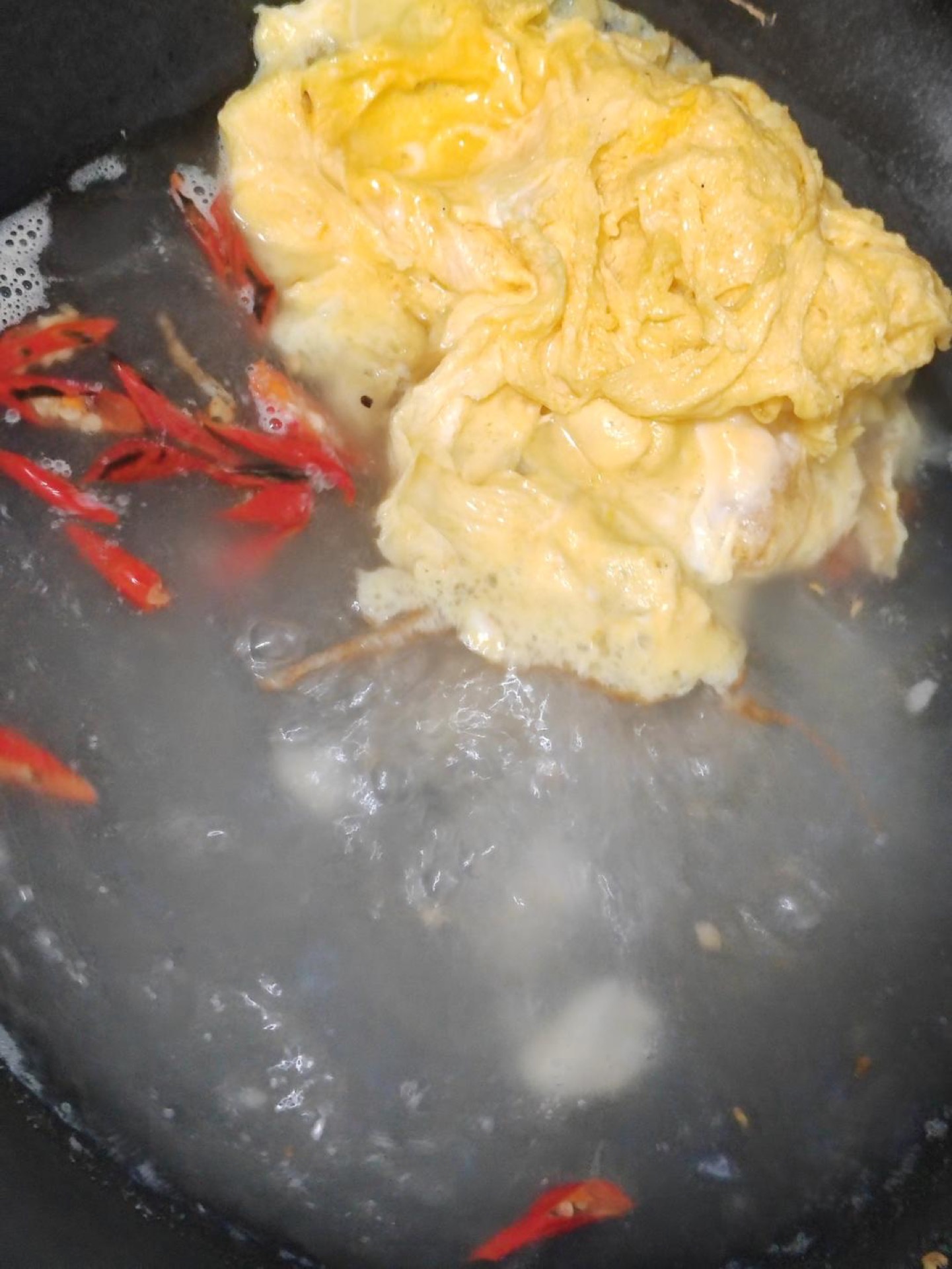 Pour in boiling water — only boiling water will give you a milky white broth.