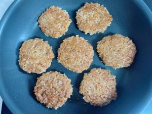 pan-fried-glutinous-lotus-root-cakes-xiang-jian-nuo-mi-lian-ou-bing-s11.jpg