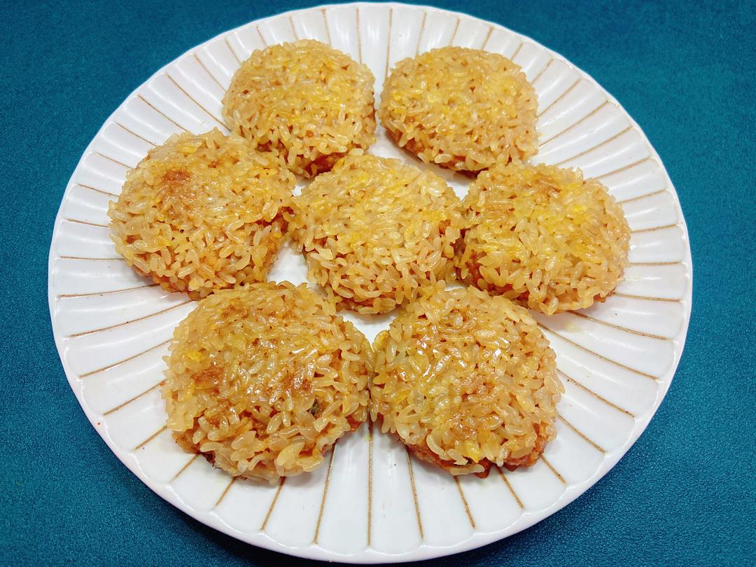 Plate - fragrant glutinous lotus cakes, ready