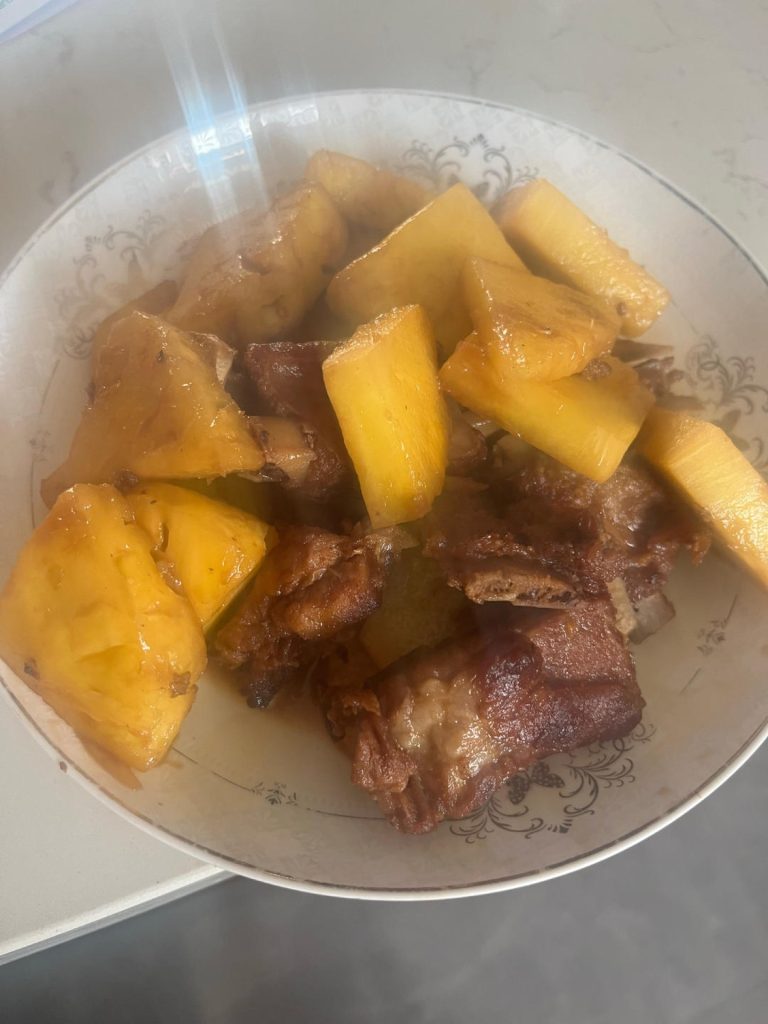 Pineapple Braised Pork Ribs (菠萝排骨): Sweet Tangy Ribs with Juicy
