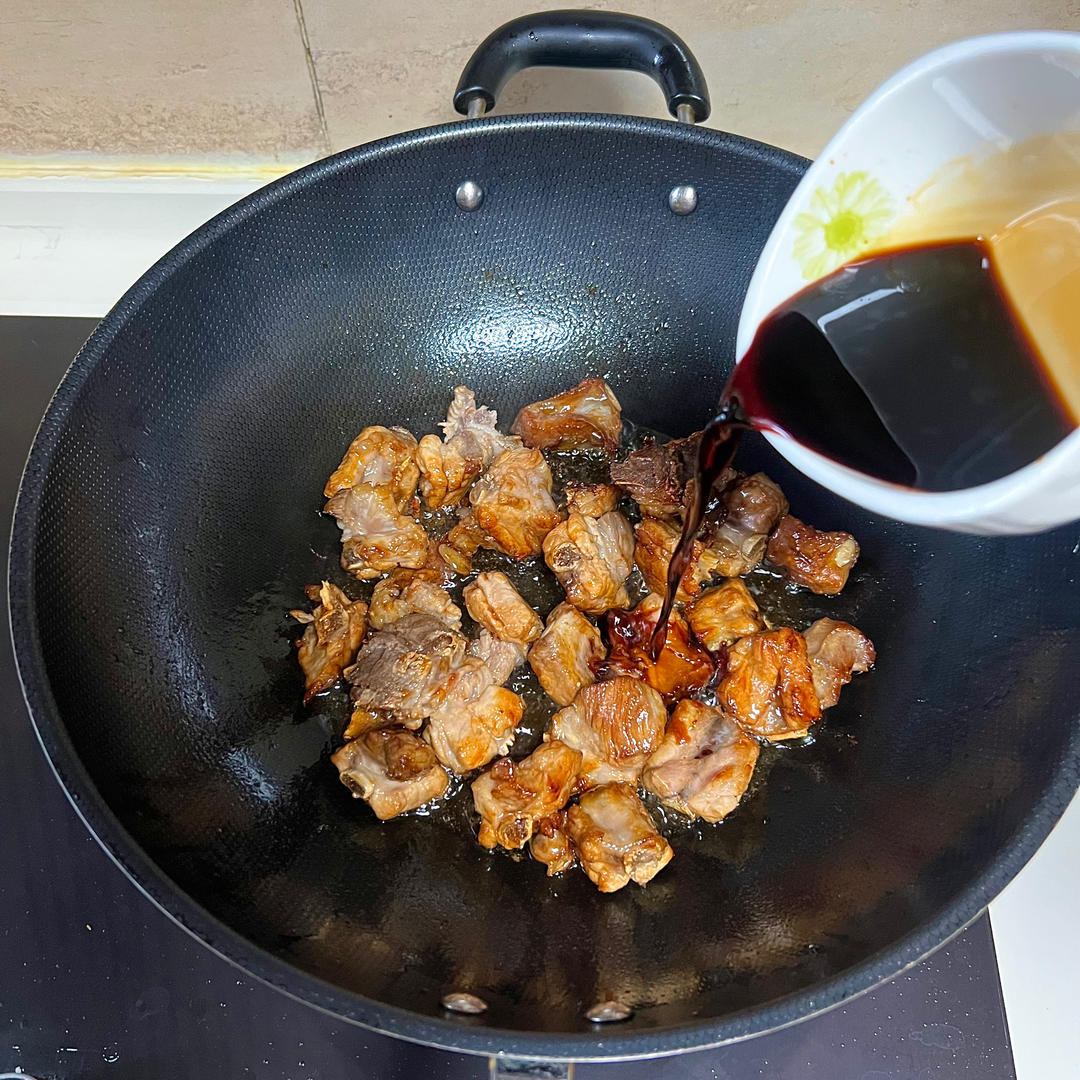Pour in 80 g of light soy sauce