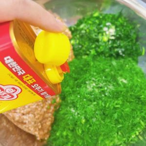 Add 4 tsp of toasted sesame oil.