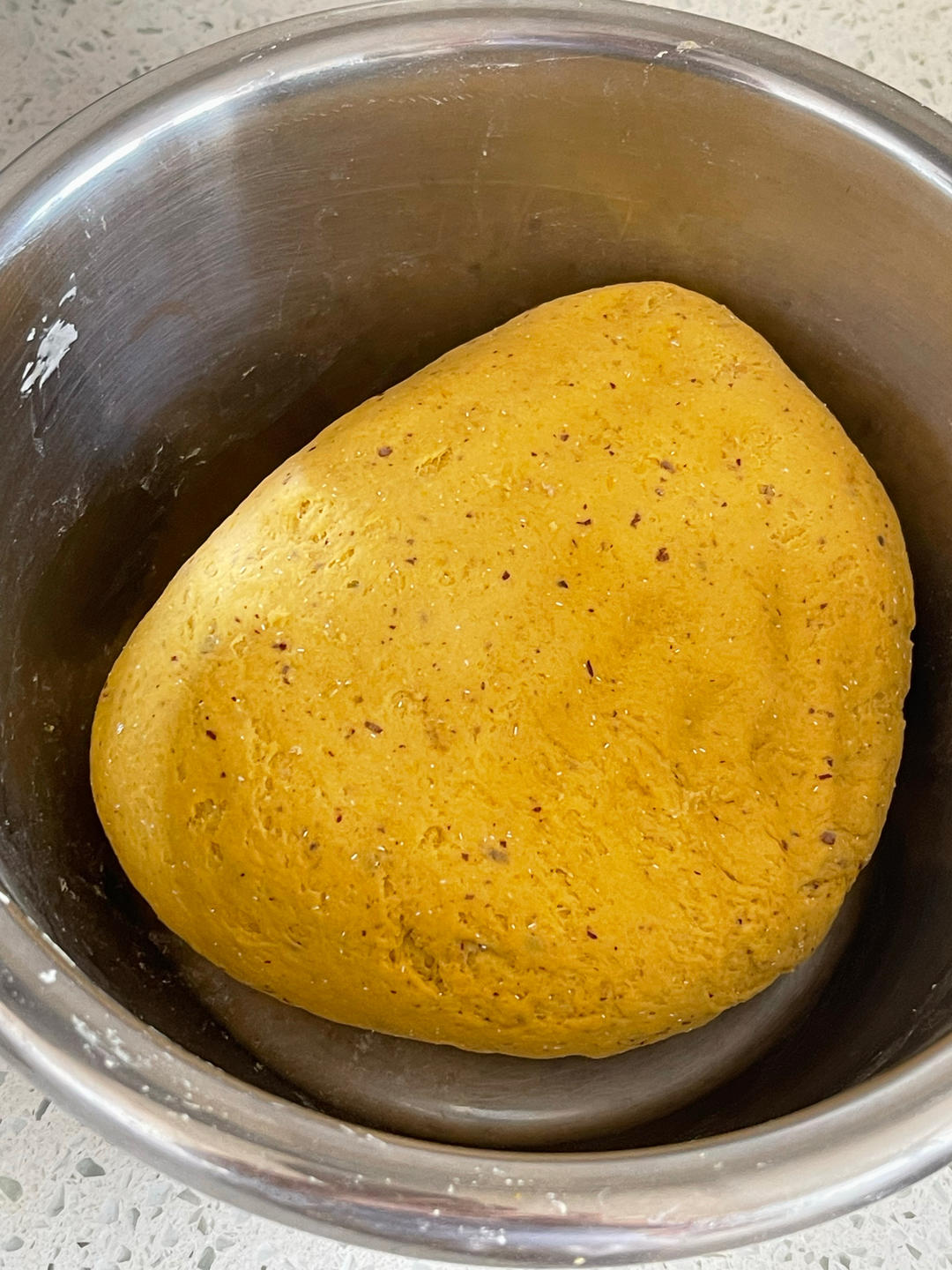 Kneading the pumpkin dough and letting it rest for ten minutes