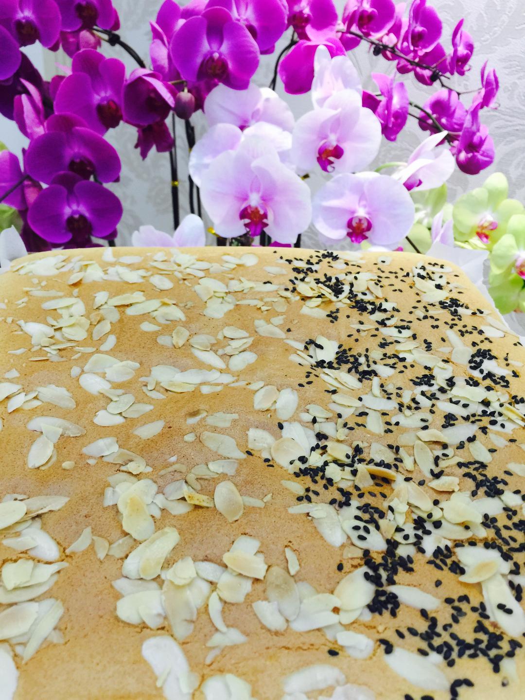 Two in one tray: almond cake and almond-black
