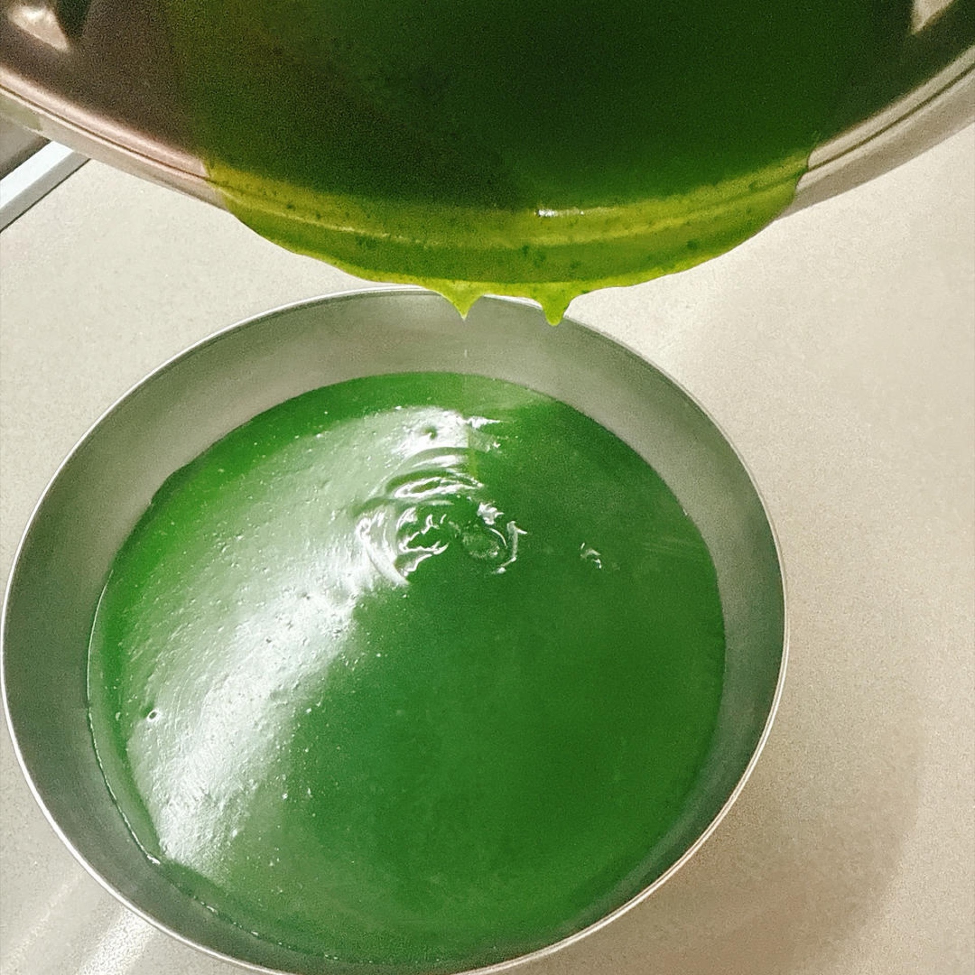 The jade-green color is truly beautiful.
