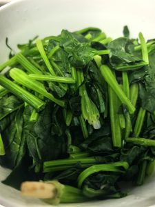 Spinach blanching in boiling water