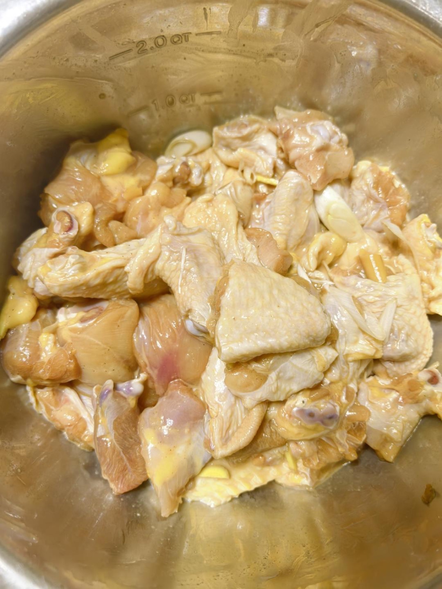 Add the cornstarch and give it a third mixing, then let the chicken sit for at least half an hour so the marinade penetrates and the starch hydrates.