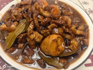Braised pork rice served in a bowl