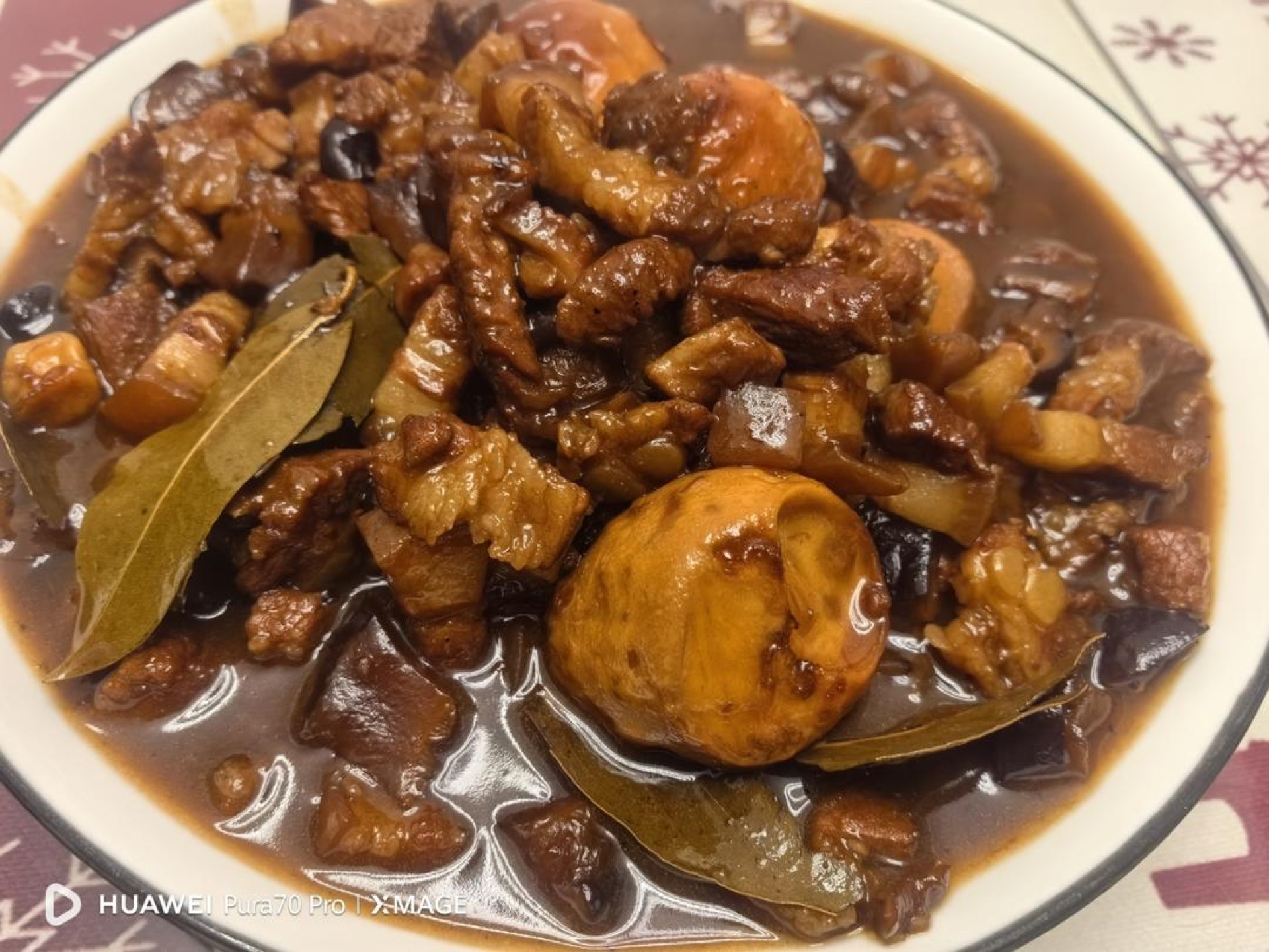 Braised pork rice served in a bowl