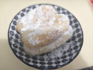 Plate of finished fried glutinous rice cakes