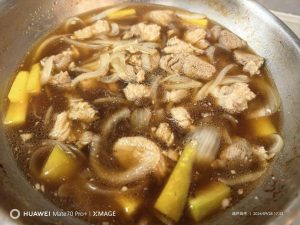 Add the soy sauce, vinegar, and sugar, then season with salt until it tastes lightly seasoned. Simmer for one hour.
