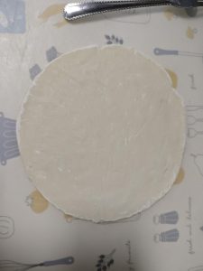 Let the frozen hand-pulled pancake thaw until it is soft and pliable.