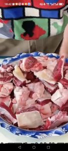 Cut the beef tendon into large chunks, about 2 inches each.