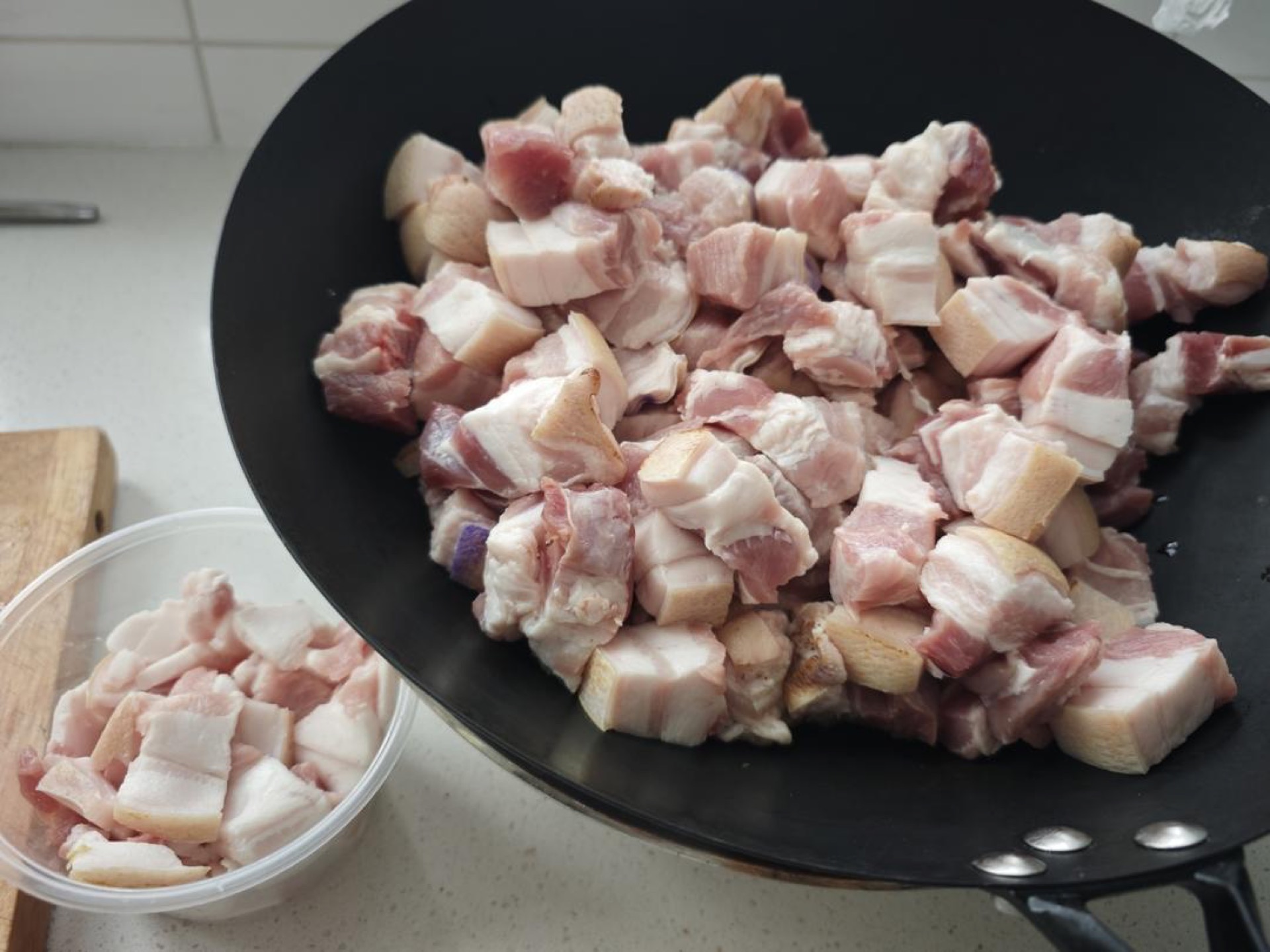 Cut the meat into chunks and put them straight into the blanching pot.