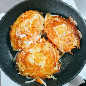 Continue frying over low heat.