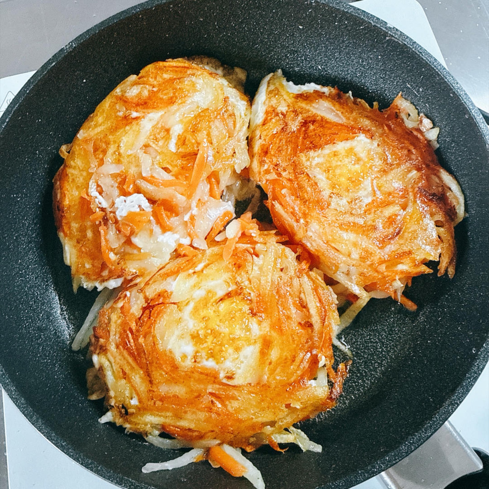 Continue frying over low heat.