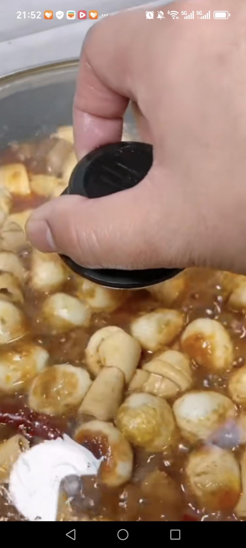 Cover with a lid. Braise for 20 minutes.