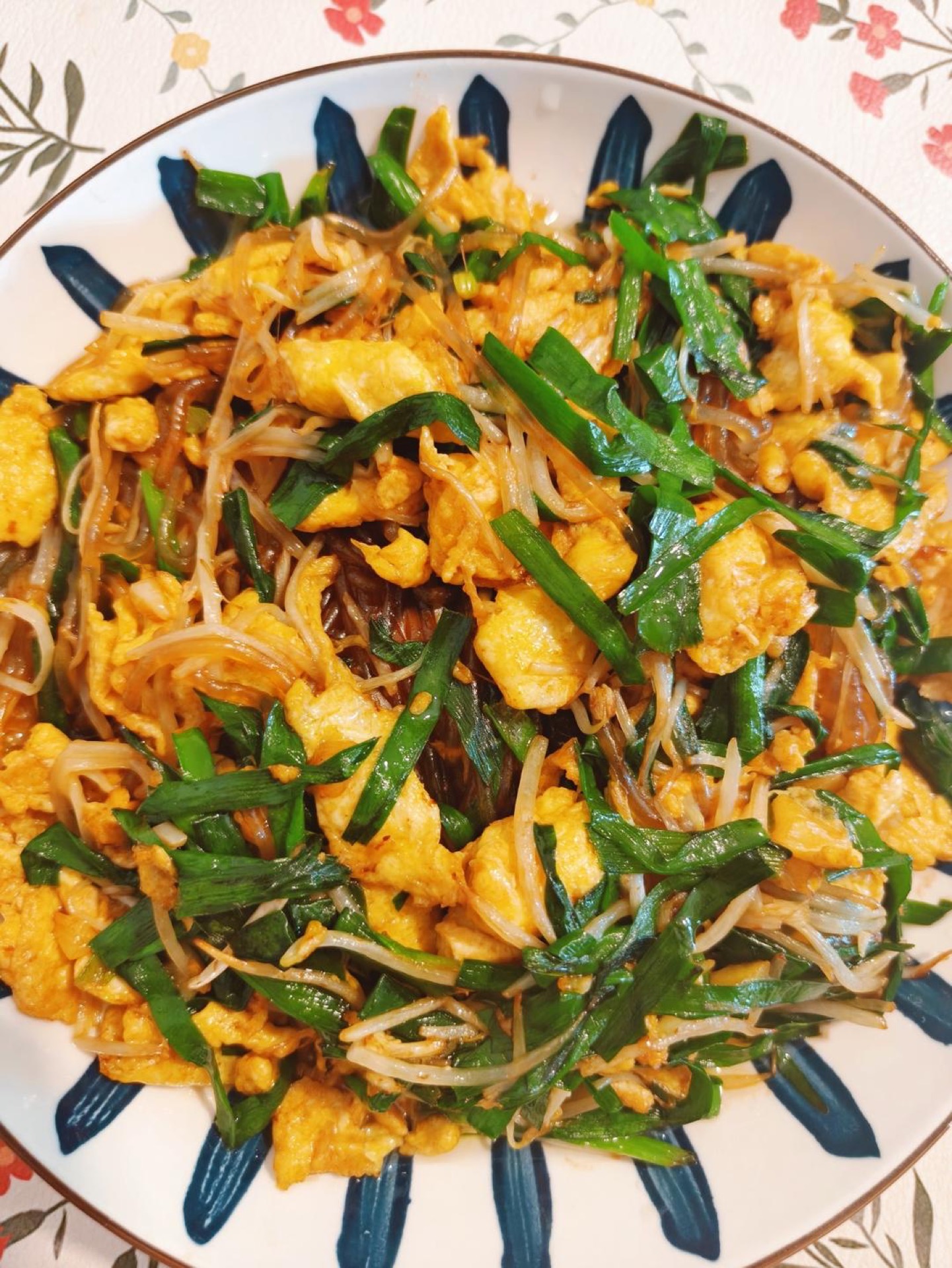 The bean sprouts stay crisp and the noodles soak up all the seasoning, so serve immediately while the texture is at its best.