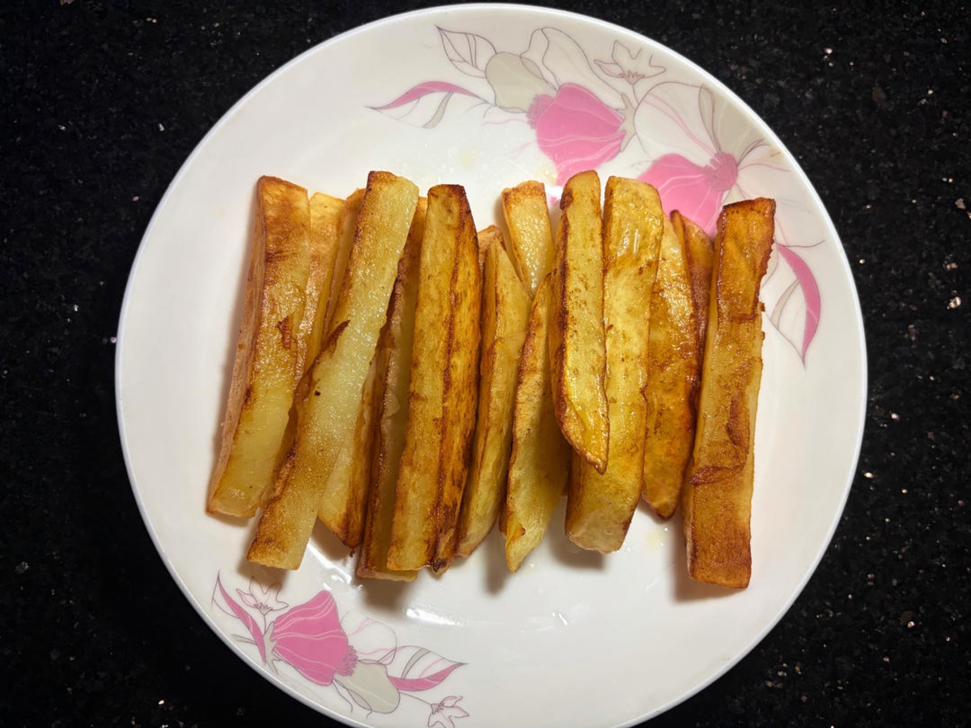 Fry until the surface is golden brown, then scoop them out and set aside.