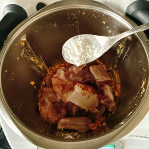 Add the 10 g of cornstarch.