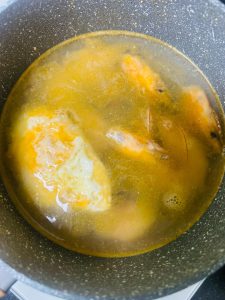 Pour in boiling water and bring it back to a rolling boil over high heat.