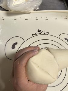 Knead until the cut surface of the dough shows no air pockets.